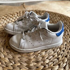 💙TODDLER SIZE 9 STAN SMITH ADIDAS